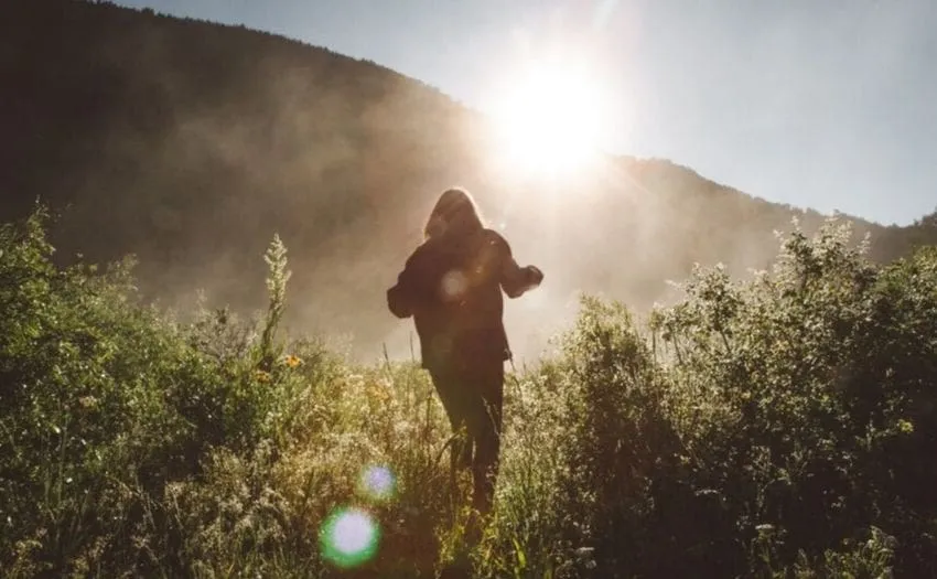 How to Let Go of Past Regrets Without Self-Blame