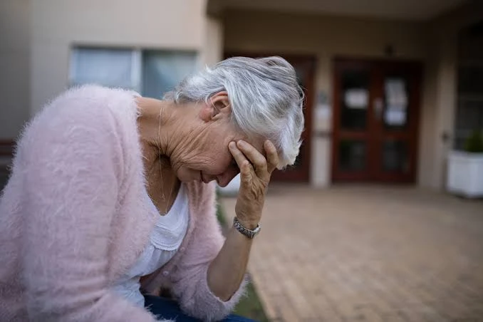 How to Deal With Aging Anxiety When It Feels Too Heavy
