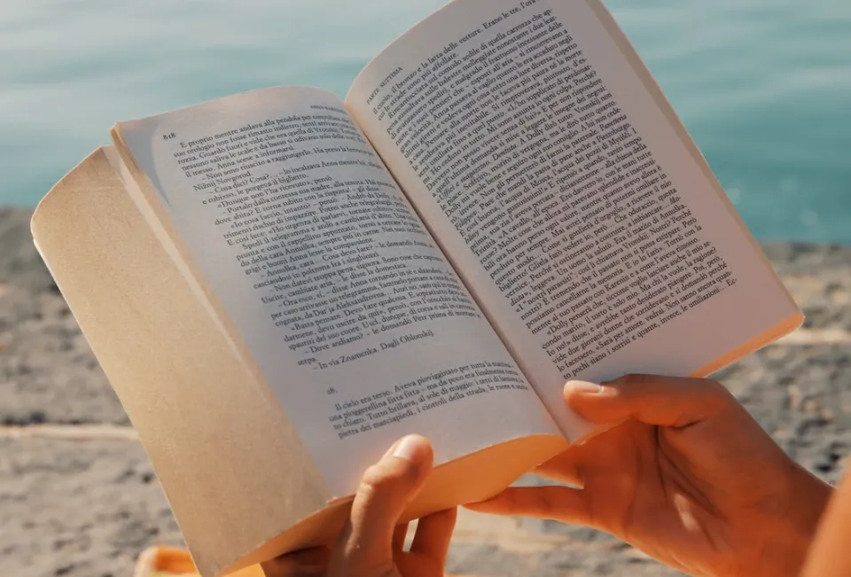 Books to Understand People’s Intentions: Talking to Strangers vs Awakening to Human Nature