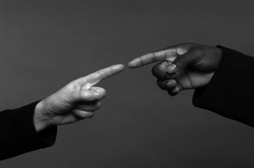 Body Language: How to Read Someone’s Thoughts Through Their Movements