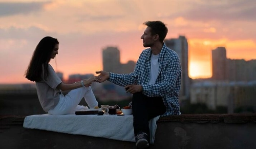 Define Emotionally Attached: What It Actually Means in a Relationship