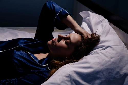 Waking Up to Anxiety: 6 Ways to Stop Morning Dread