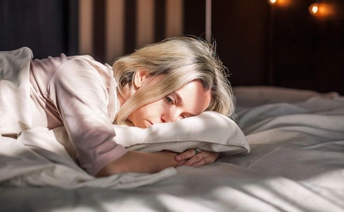Waking Up to Anxiety: 6 Ways to Stop Morning Dread